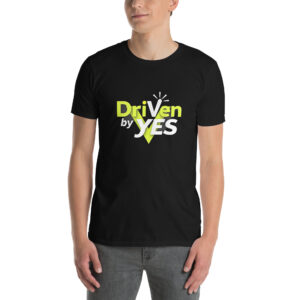 unisex-basic-softstyle-t-shirt-black-front-6970a80266e56.jpg Ce t-shirt Driven by YES est pensé pour le quotidien - T-shirt Unisexe à Manches Courtes